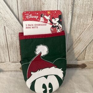 Disney Mickey Mouse Christmas Oven Mitts